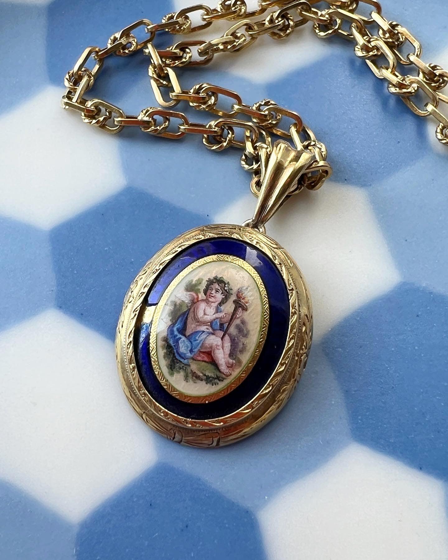 Beautiful Victorian 18K gold enameled miniature cherub/angel pendant - Curiously timeless