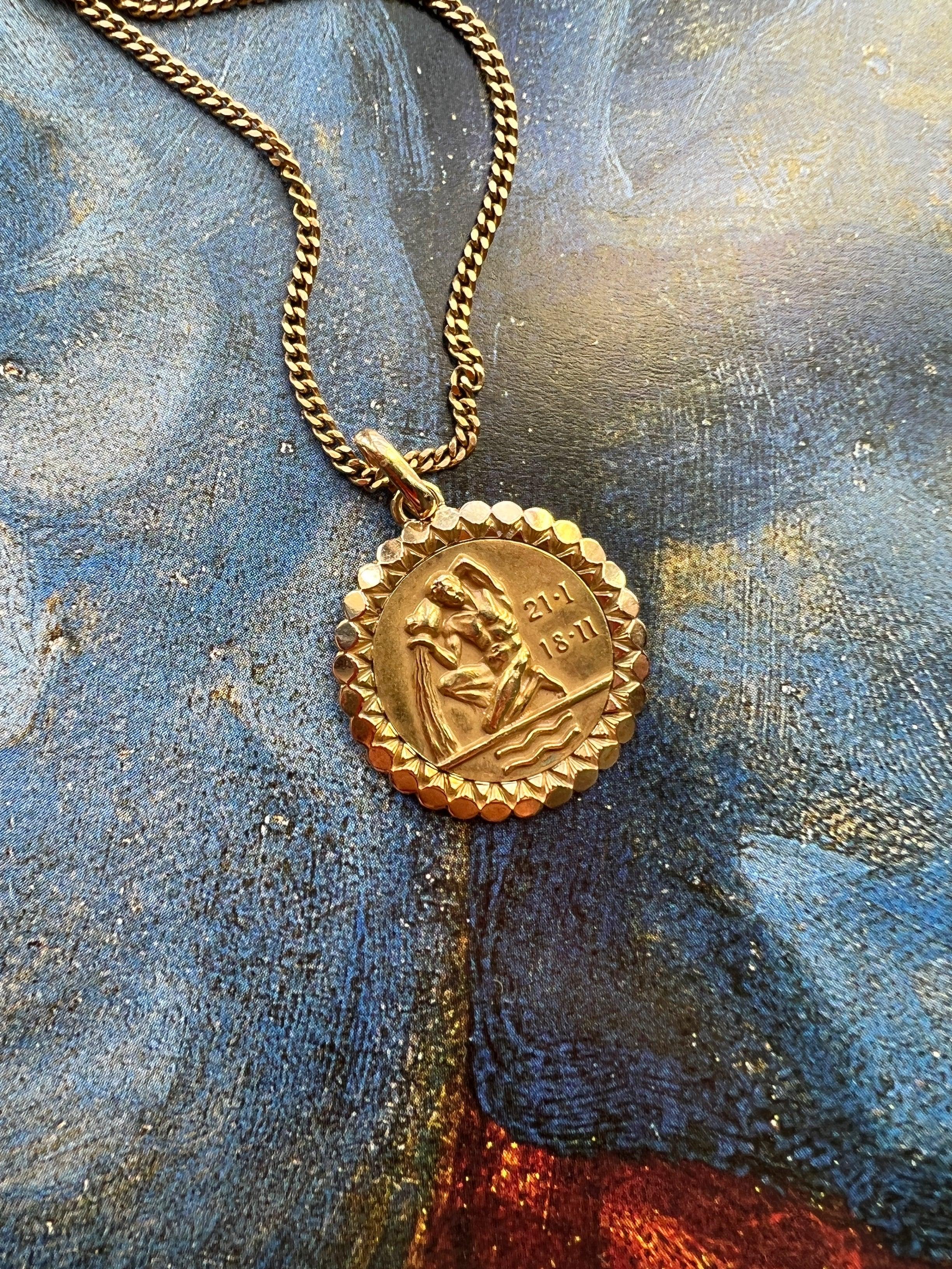 Beautiful French Vintage Zodiac Aquarius 18K gold medal pendant - Curiously timeless