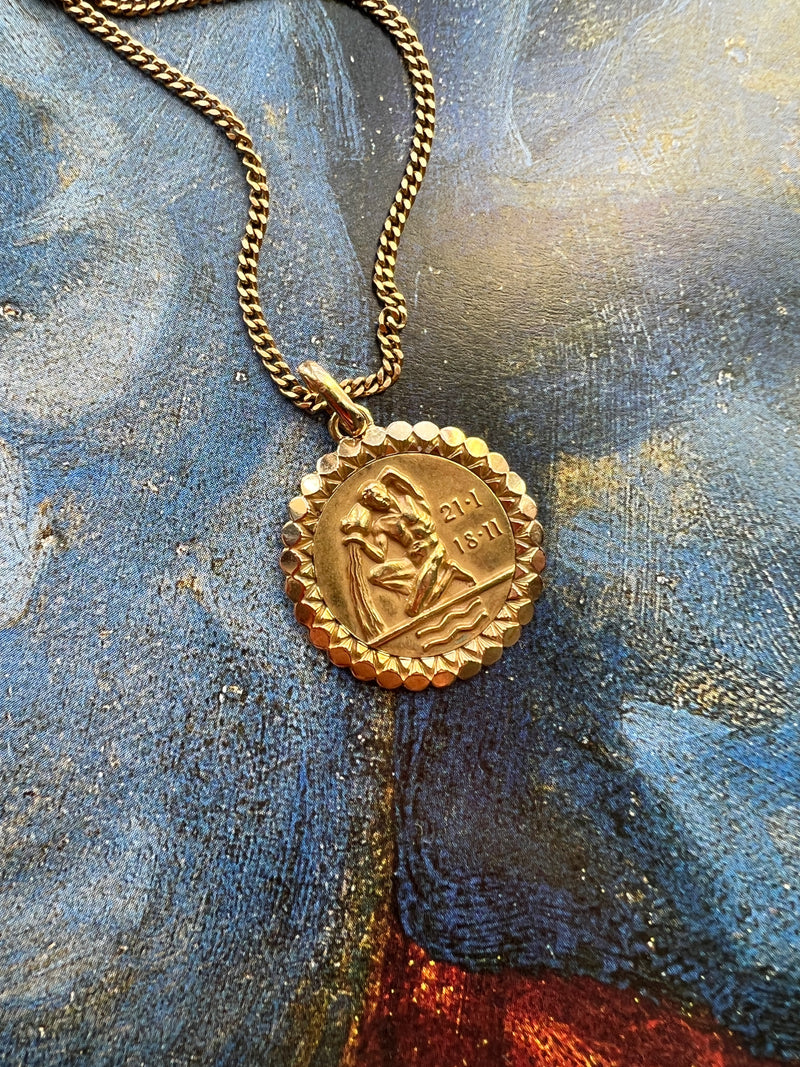 Beautiful French Vintage Zodiac Aquarius 18K gold medal pendant