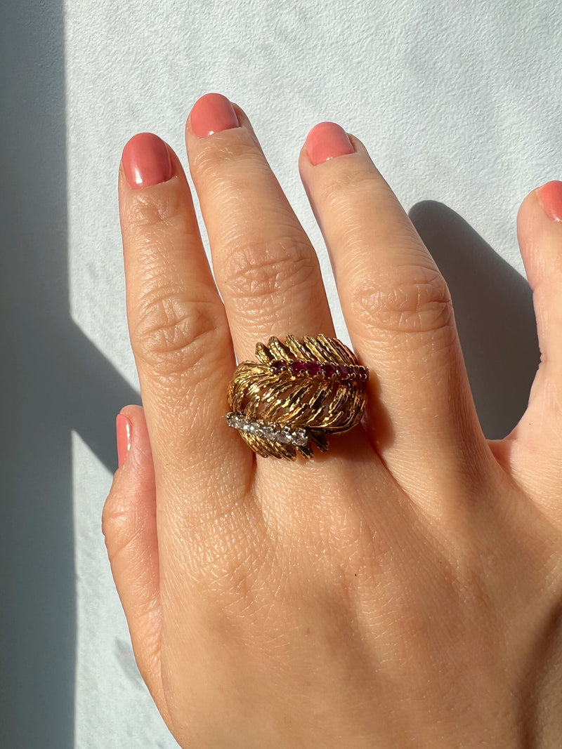 Vintage 18K gold diamond ruby retro cocktail statement ring