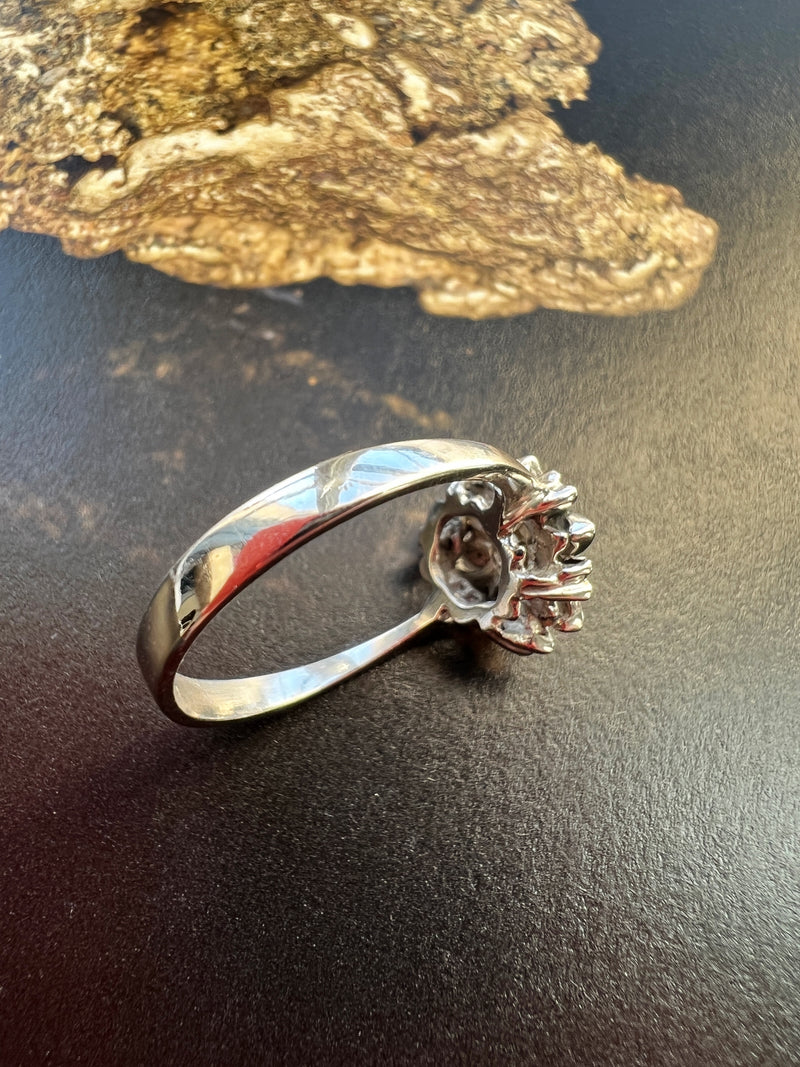 Sweet 18K white gold diamond flower & heart ring