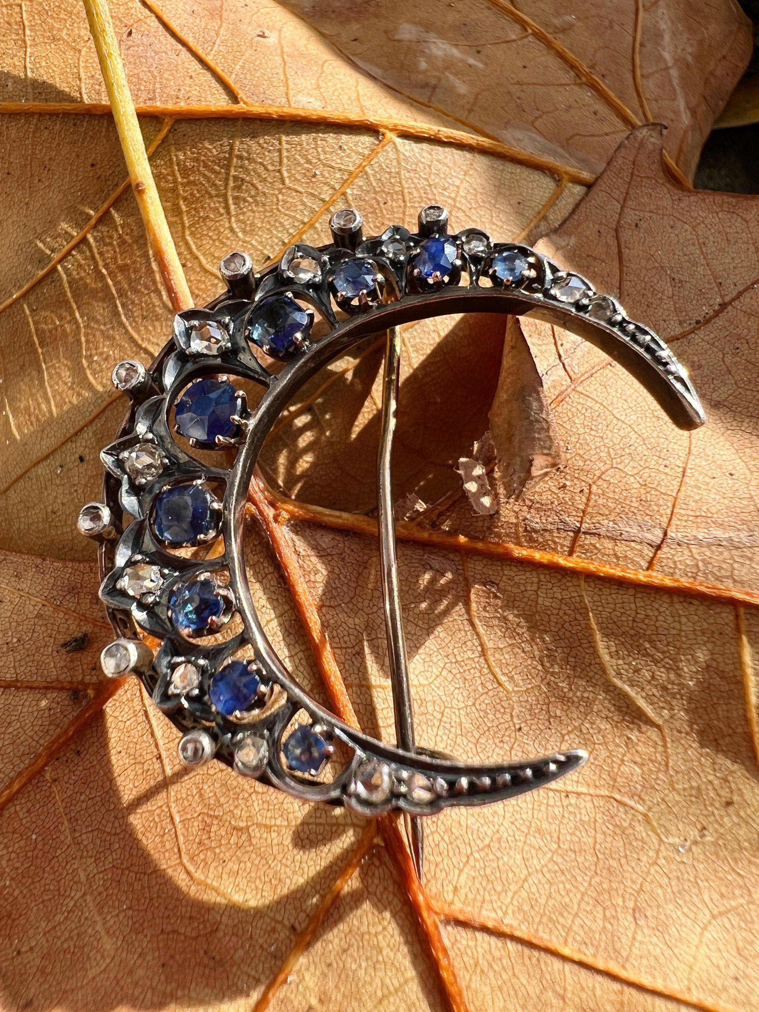 Victorian era 18K gold diamond blue sapphire crescent moon brooch - Curiously timeless