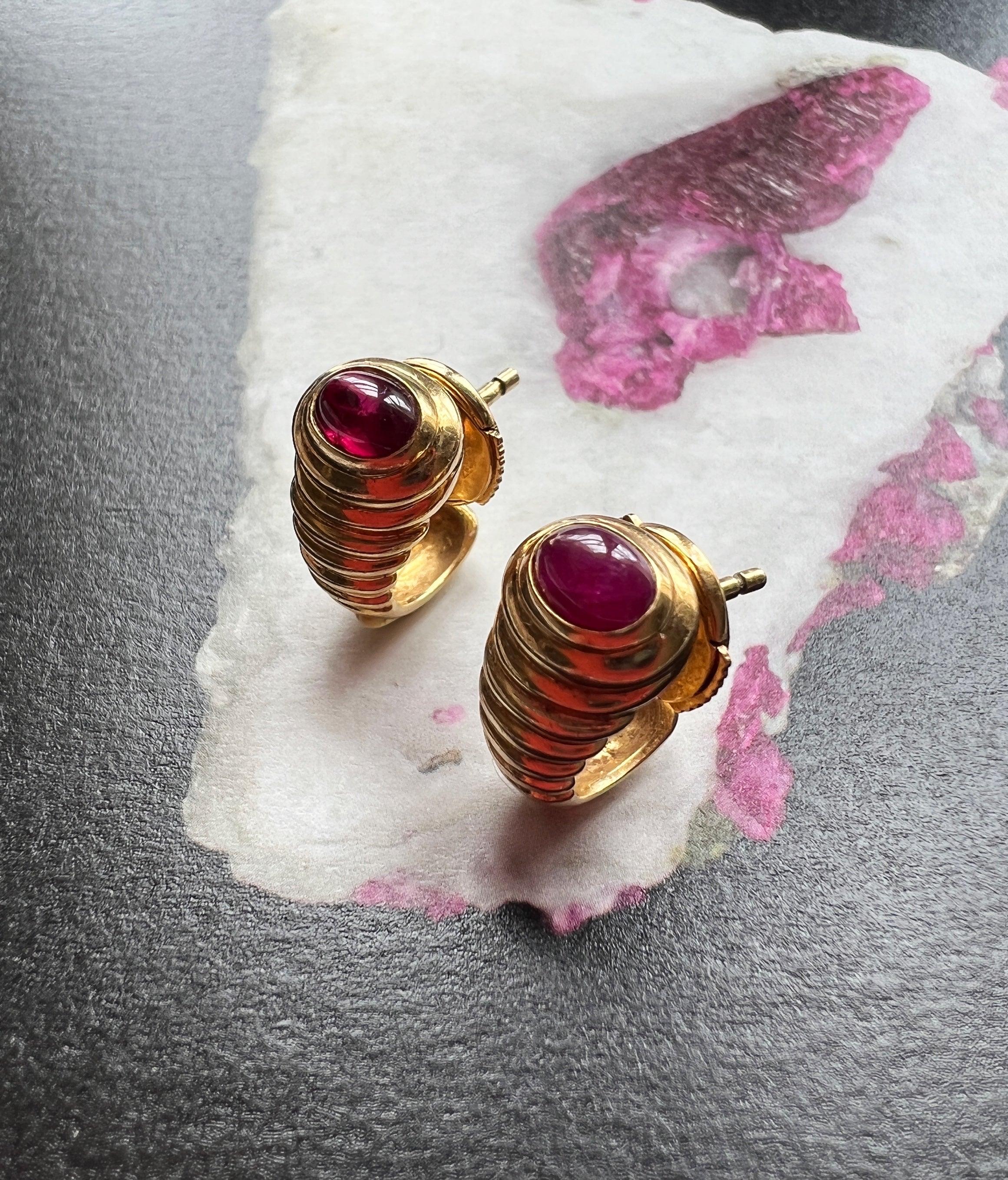 French Vintage 18K gold ruby snake tail earrings - Curiously timeless