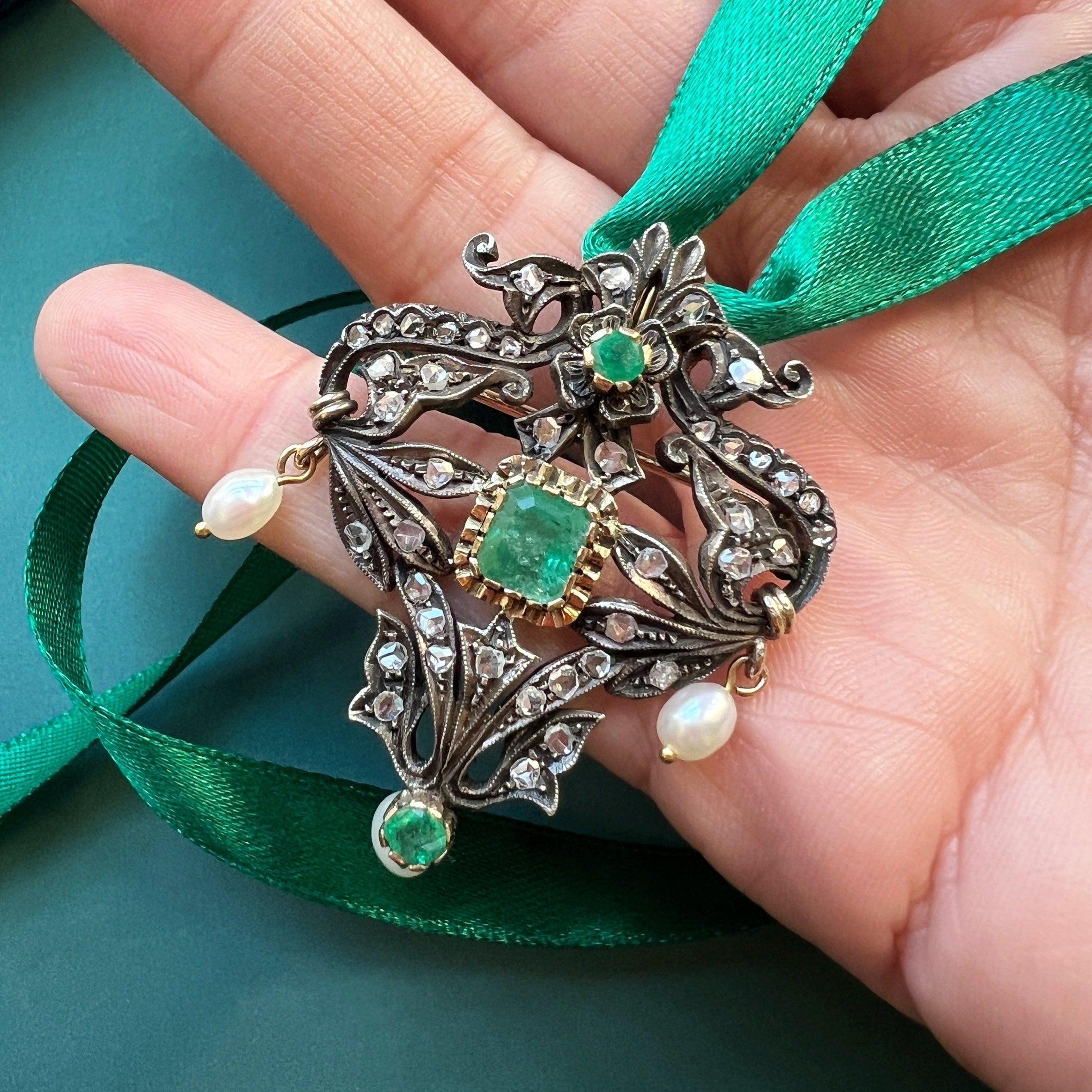 Antique 18K gold emerald diamond pendant brooch - Curiously timeless