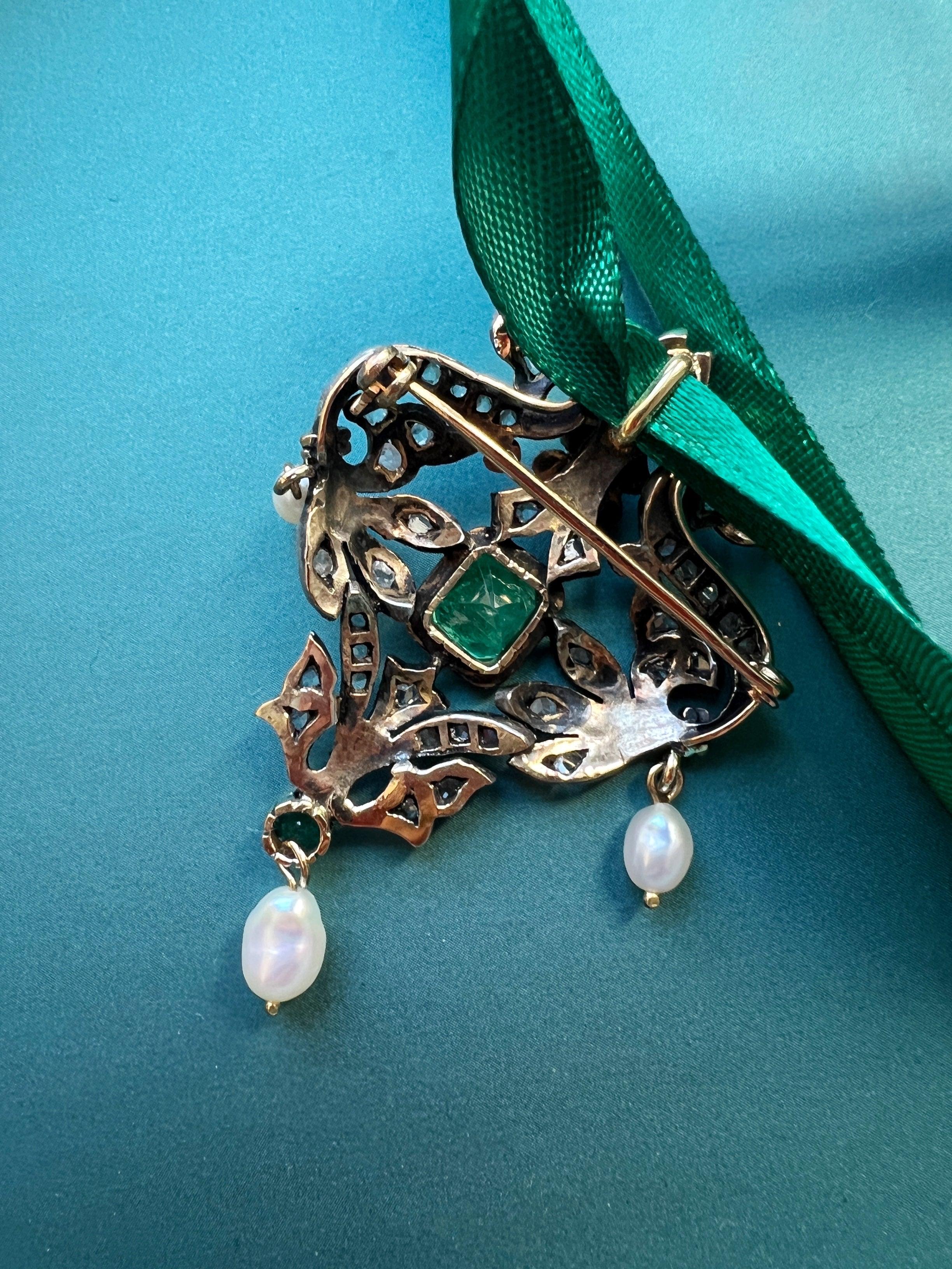 Antique 18K gold emerald diamond pendant brooch - Curiously timeless