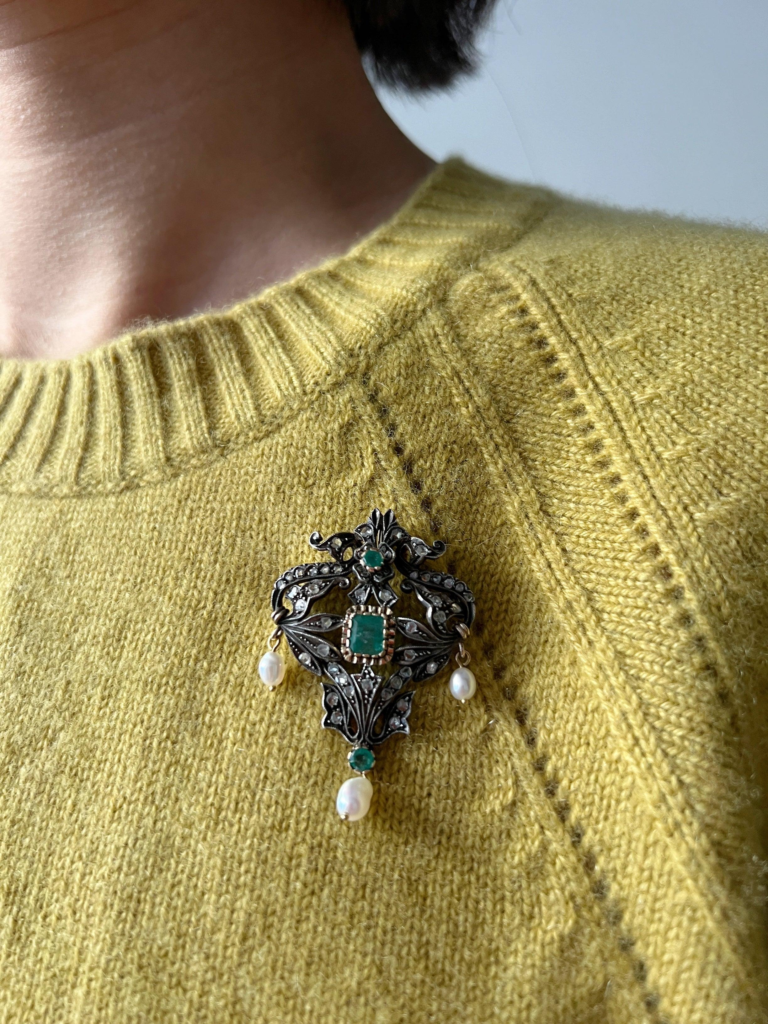 Antique 18K gold emerald diamond pendant brooch - Curiously timeless