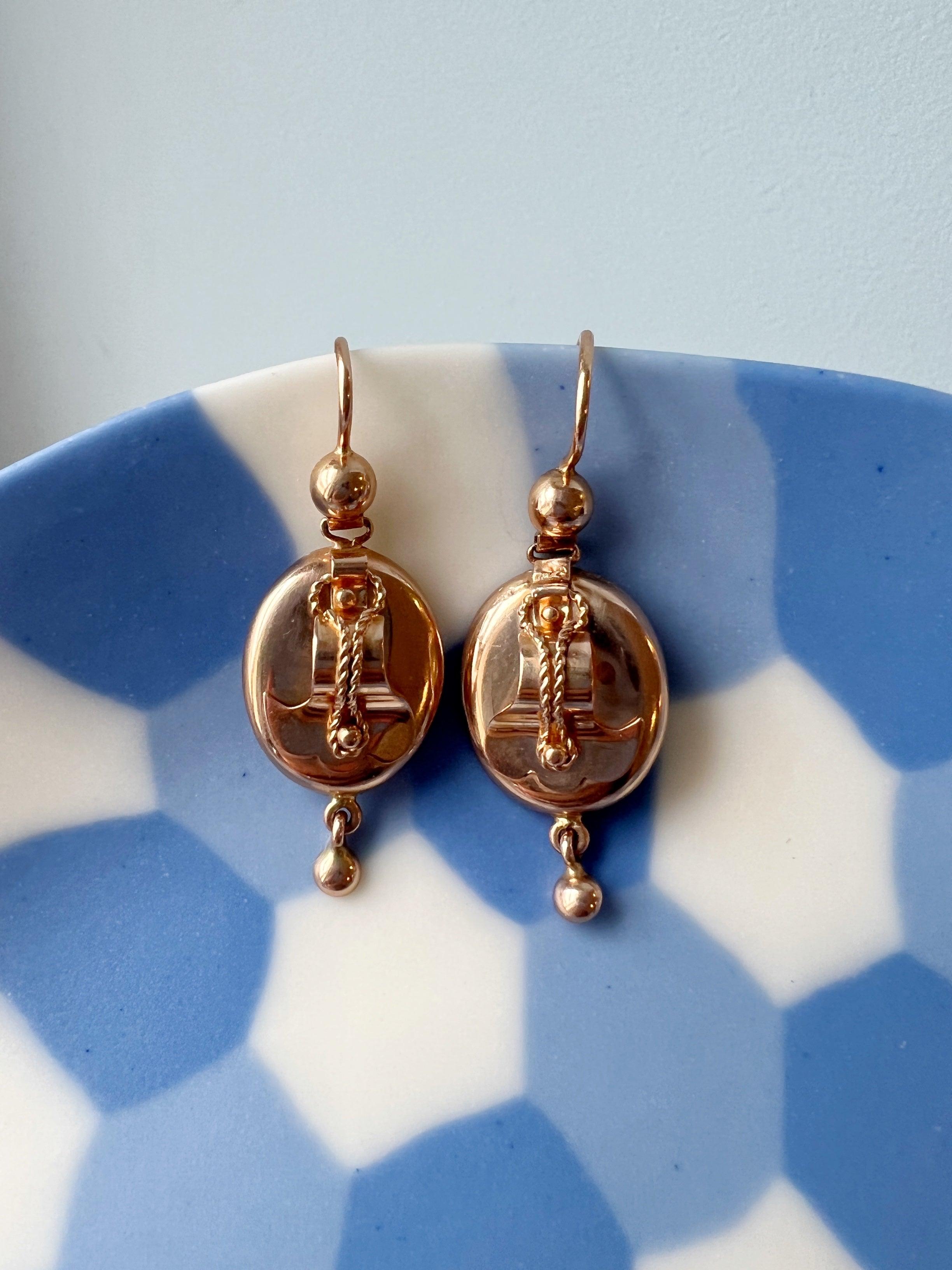 Beautiful vintage 14K gold drop earrings - Curiously timeless