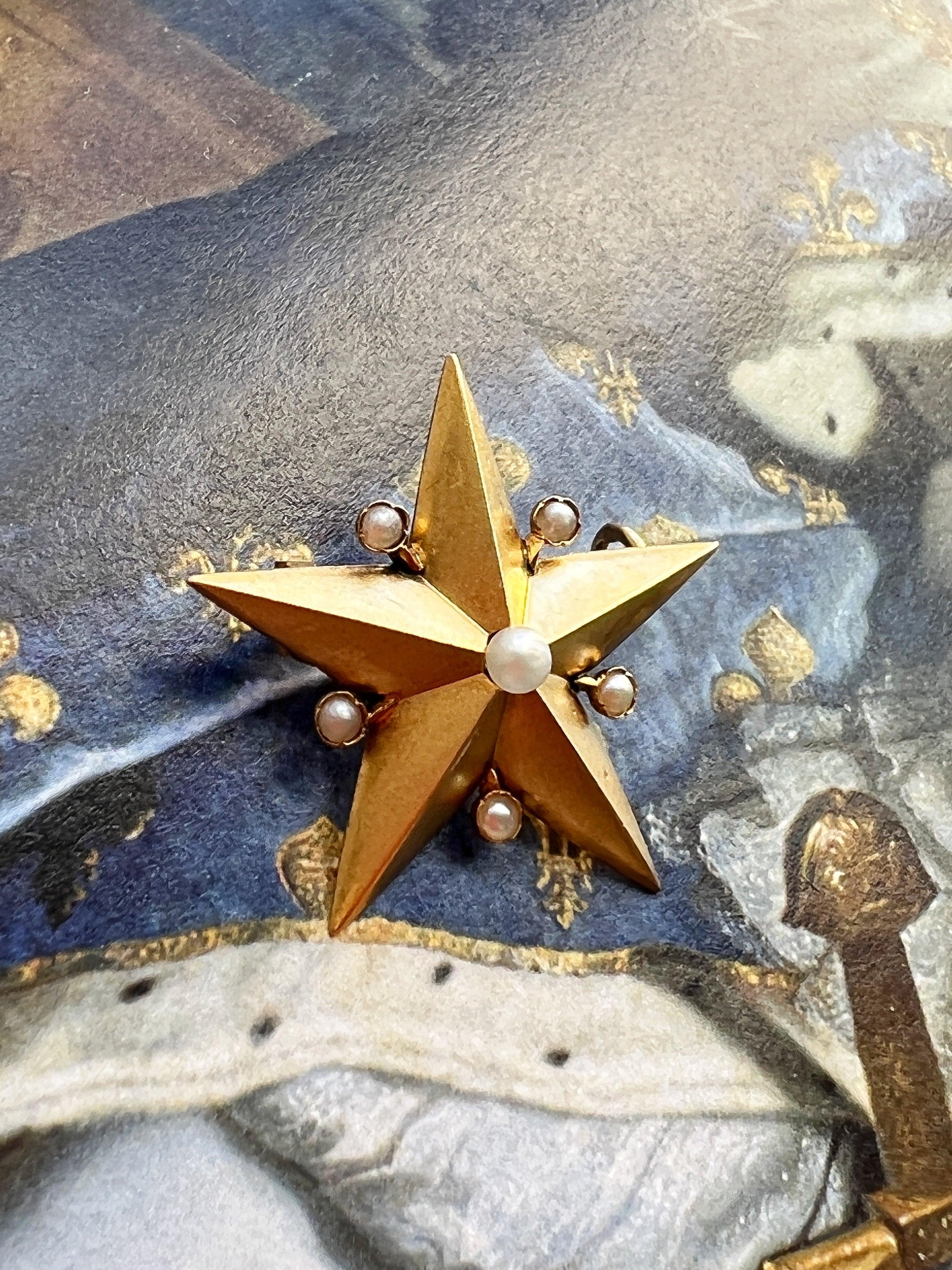 Victorian 18K gold Pearl Star Brooch - Curiously timeless