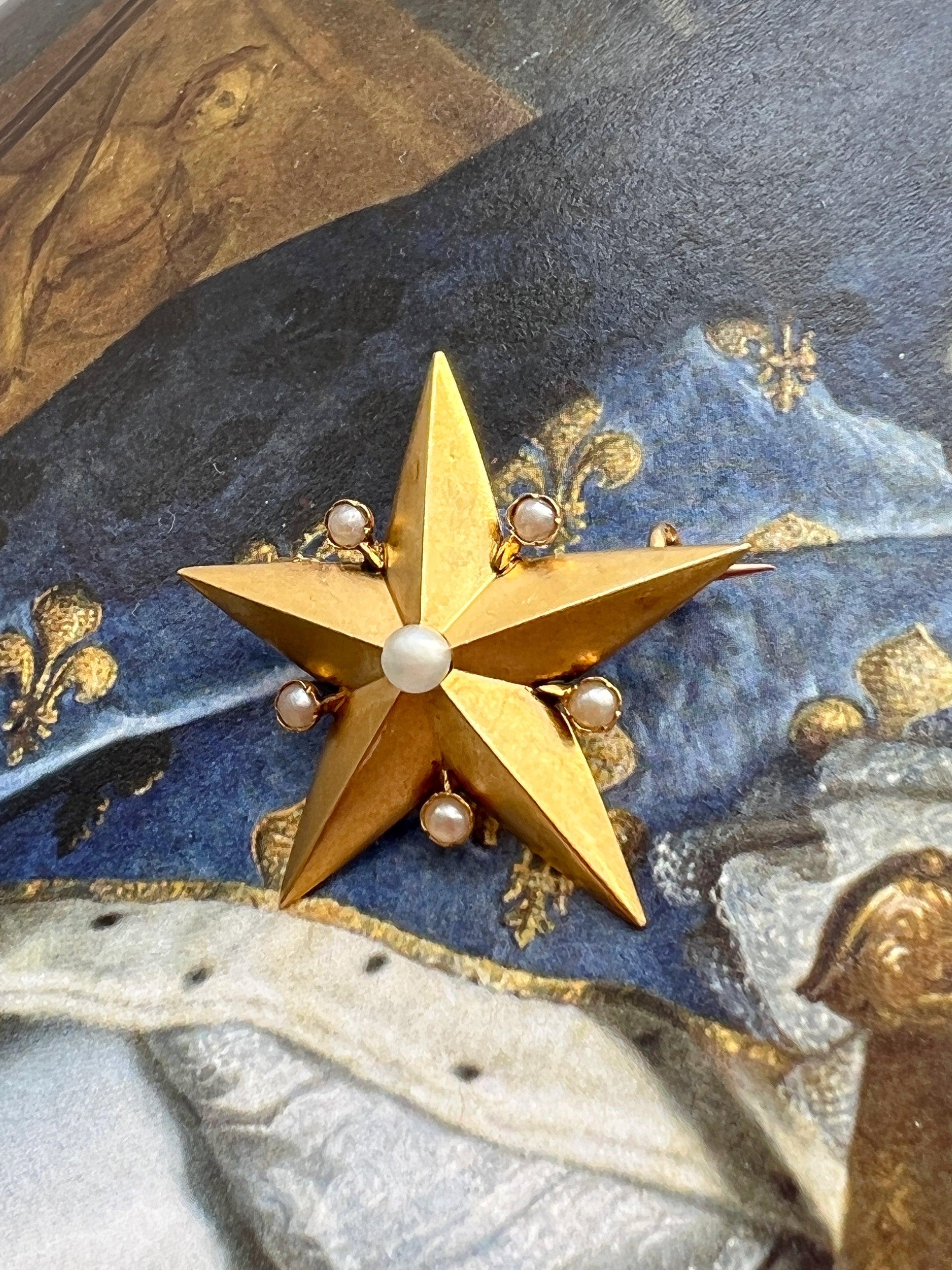 Victorian 18K gold Pearl Star Brooch - Curiously timeless