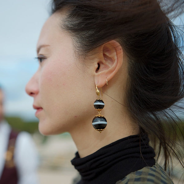 Important Victorian era 18K gold banded agate snake earrings