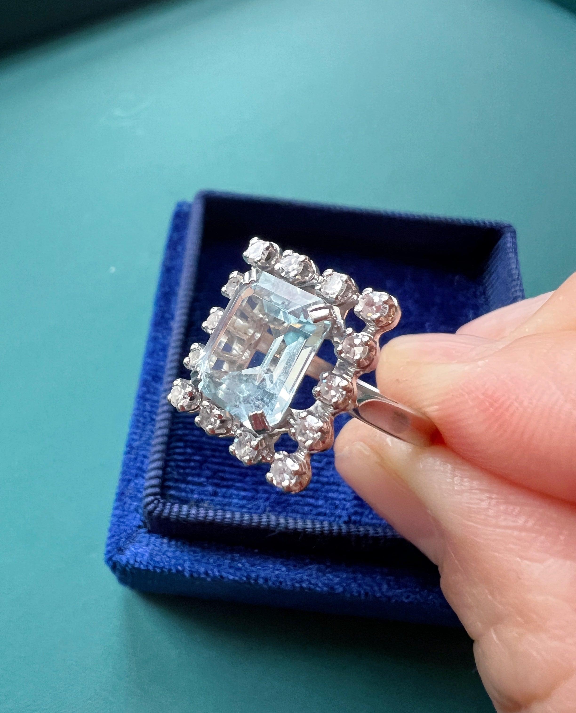 Vintage 18k white gold 4cts aquamarine diamond cocktail ring - Curiously timeless