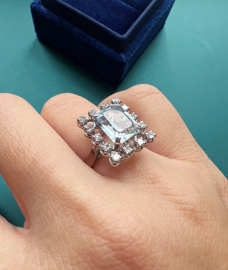 Vintage 18k white gold 4cts aquamarine diamond cocktail ring