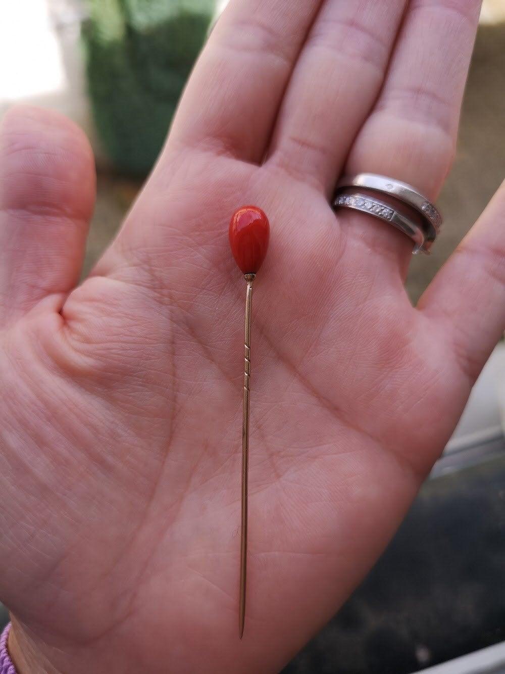 Elegant Victorian 14k solid gold and oxblood red coral pin/brooch - Curiously timeless