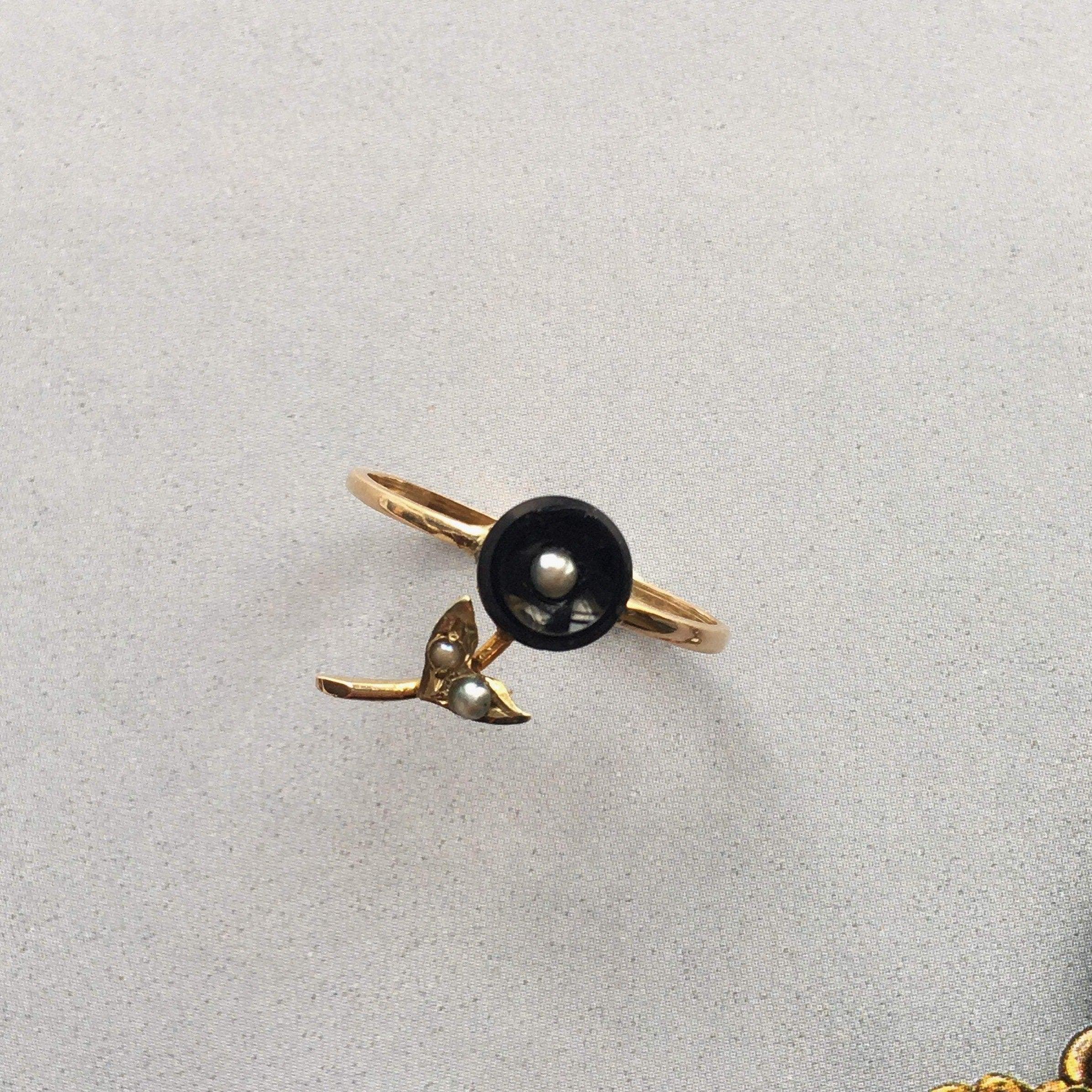 Lovely 14k gold Onyx flower and seed pearl mourning ring - Curiously timeless