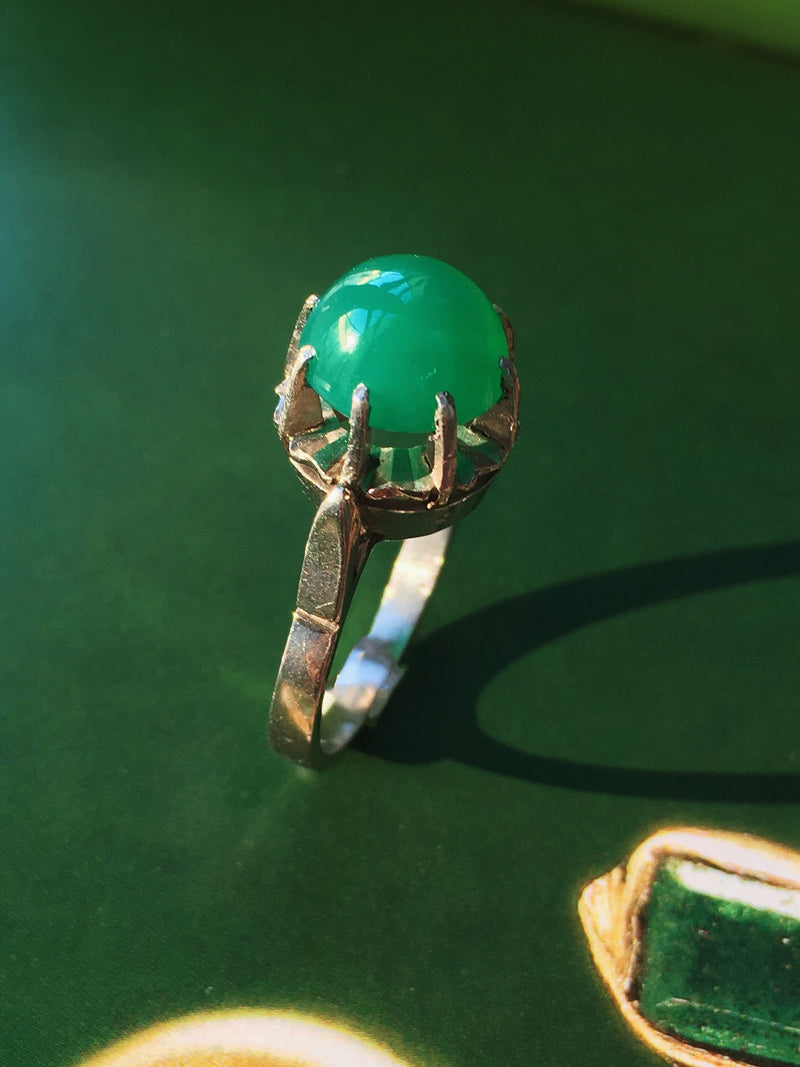 Vintage Chrysoprase solitaire Platinum ring